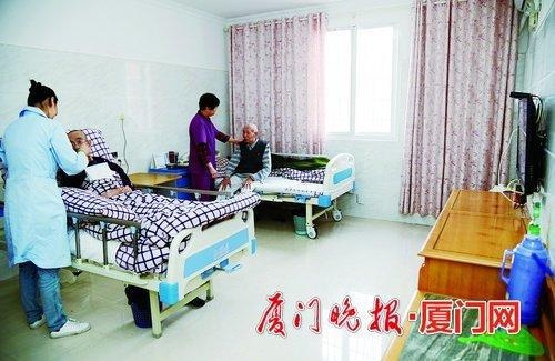 廈門將試點養(yǎng)老院上門服務,鼓勵拓展居家養(yǎng)老服務(圖1) 廈門將試點養(yǎng)老院上門服務,鼓勵拓展居家養(yǎng)老服務(圖1)